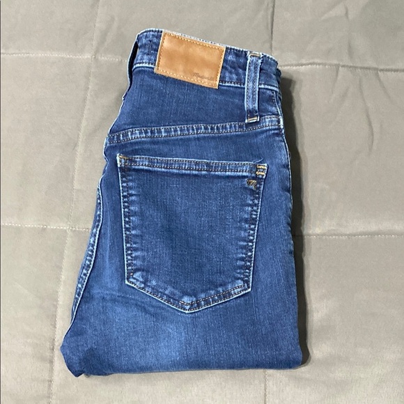 Madewell Curvy High-Rise skinny jeans. Size 2 - Picture 1 of 6